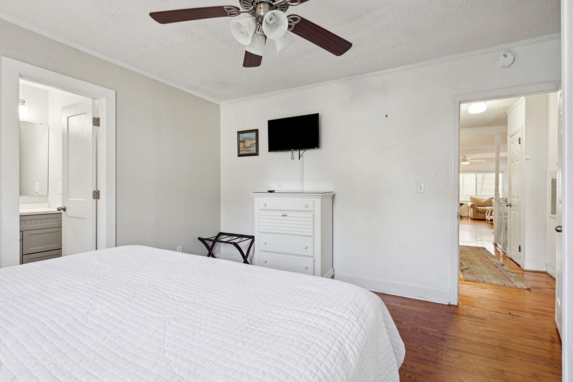 2700 Cameron Boulevard Photo 55