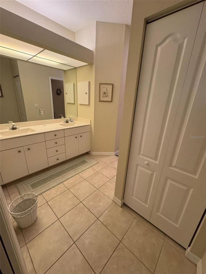 908 Paisley Court, Unit 5, Venice, FL 34293 Photo