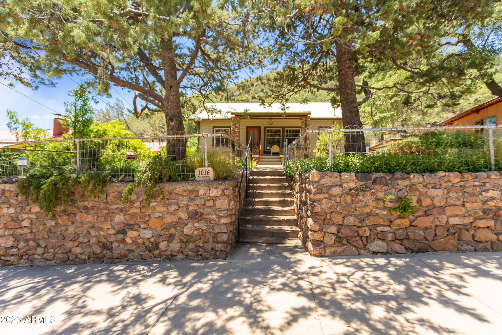 1016 West Blvd, Bisbee, AZ 85603 Main Photo