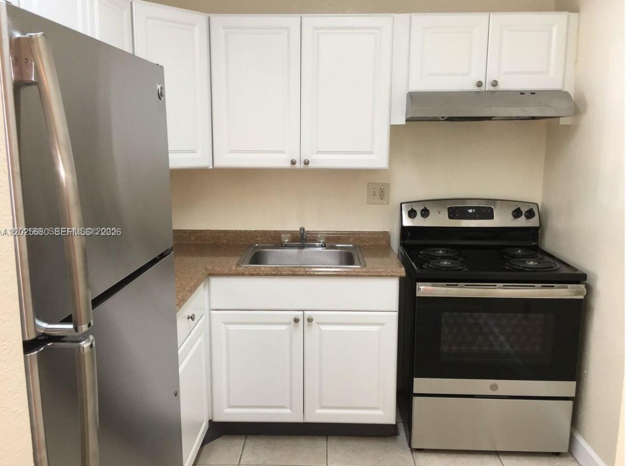 10900 SW 104th St, Unit 210, Miami, FL 33176 Photo