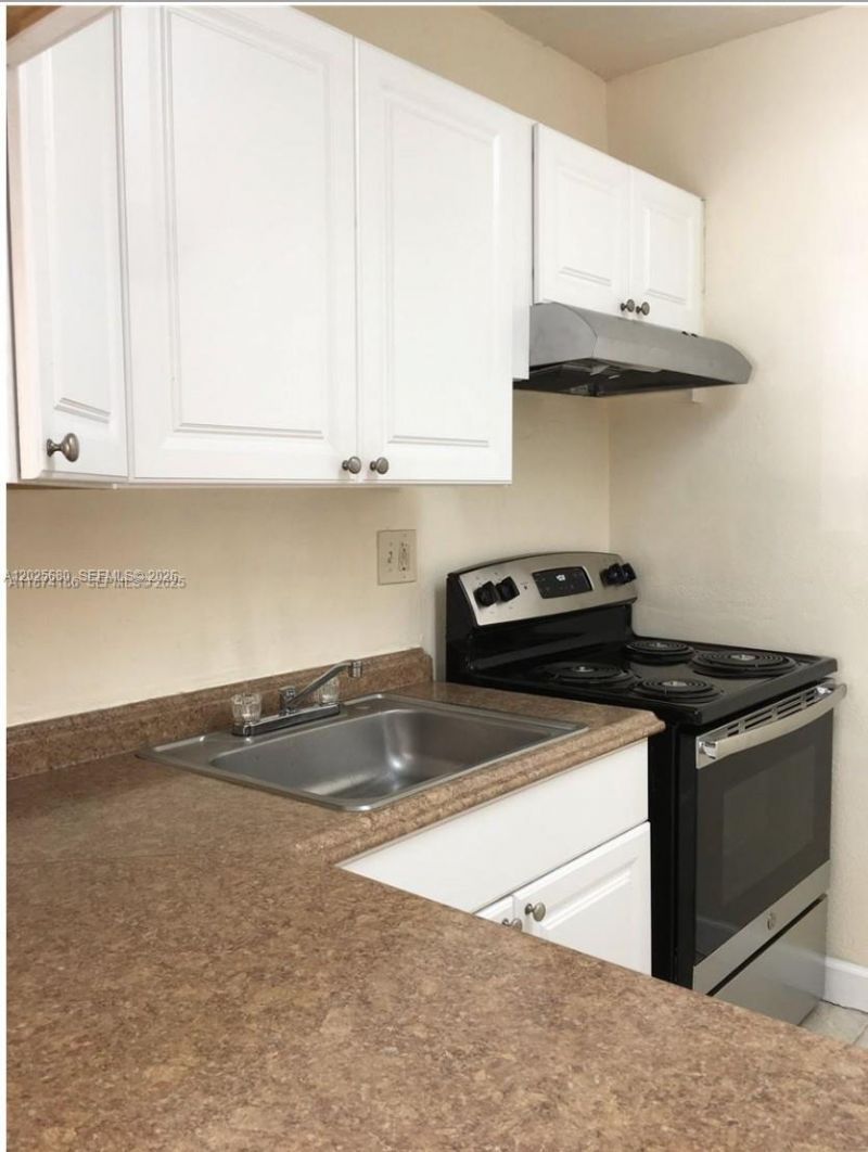 10900 SW 104th St, Unit 210, Miami, FL 33176 Photo