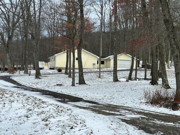330 Keslar School Rd, Acme, PA 15610
