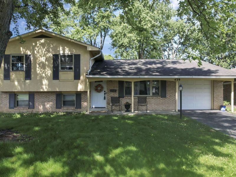 439 Foxwood Drive, Columbus, OH 43230 Photo 1