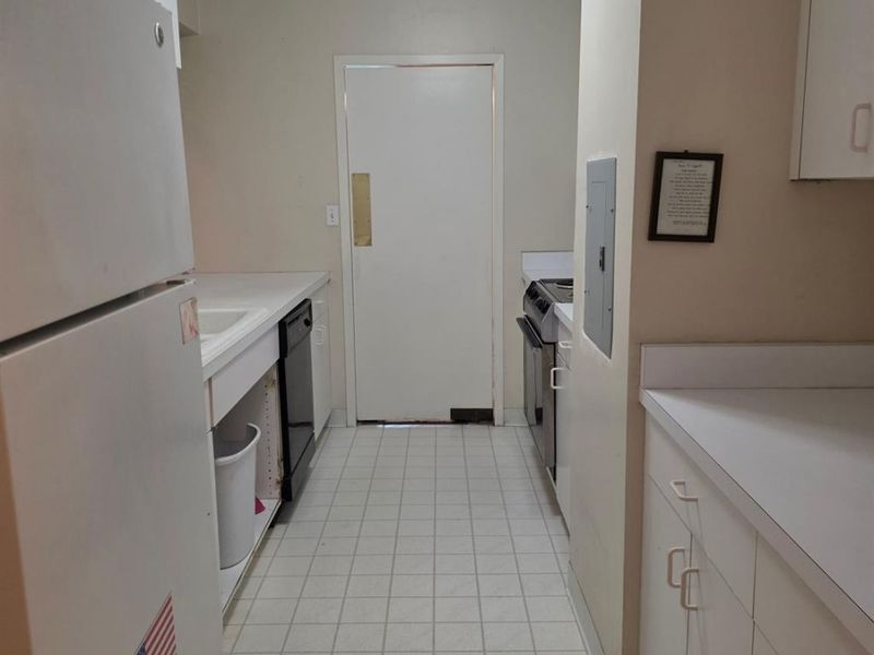 2444 Madison Road, Unit 210B, Cincinnati, OH 45208 Photo 14