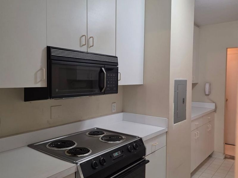 2444 Madison Road, Unit 210B, Cincinnati, OH 45208 Photo 15