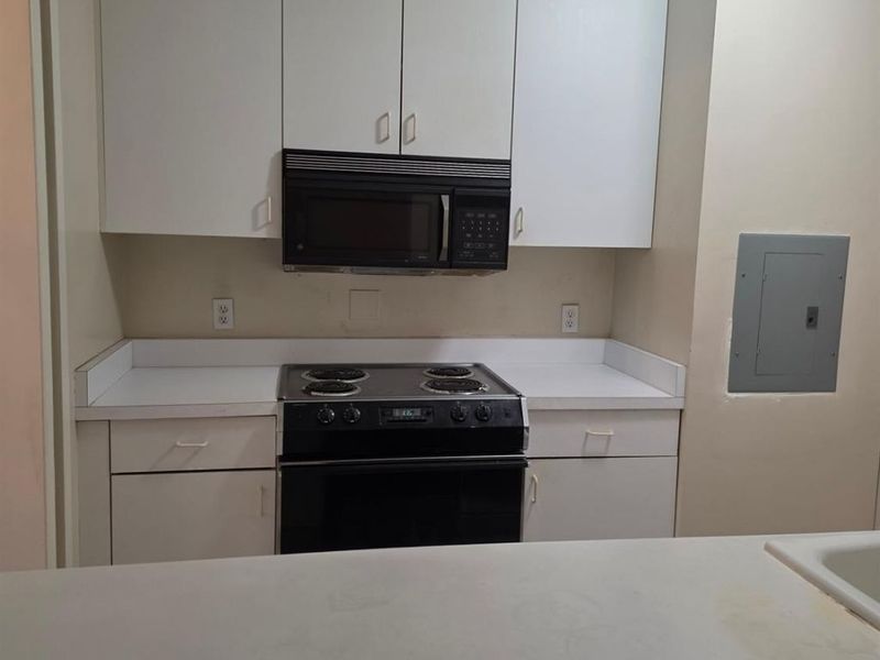2444 Madison Road, Unit 210B, Cincinnati, OH 45208 Photo 16