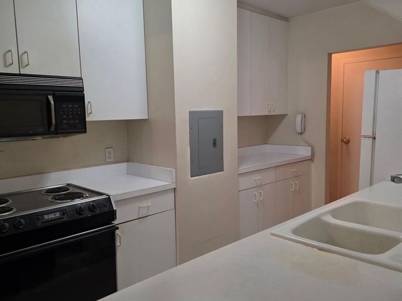 2444 Madison Road, Unit 210B, Cincinnati, OH 45208 Photo 20