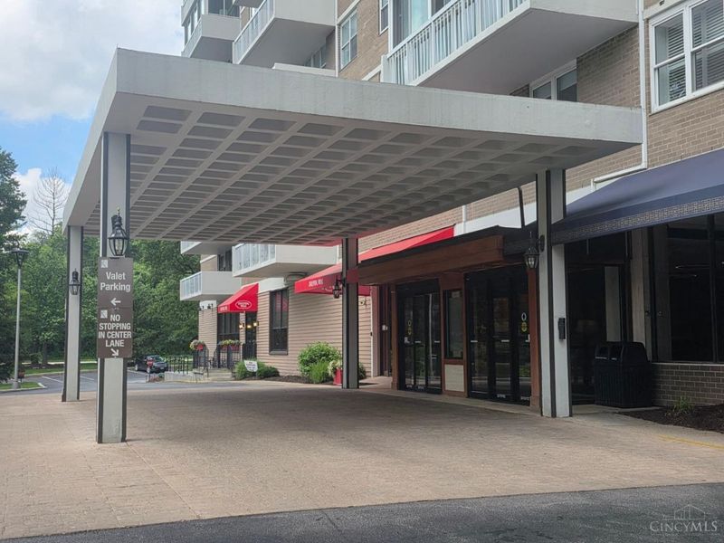 2444 Madison Road, Unit 210B, Cincinnati, OH 45208 Photo 4