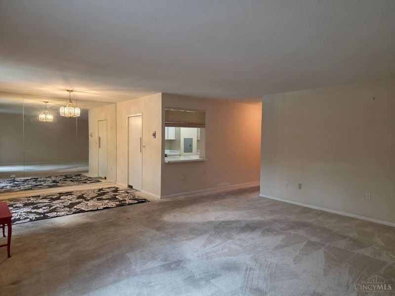 2444 Madison Road, Unit 210B, Cincinnati, OH 45208 Photo 8