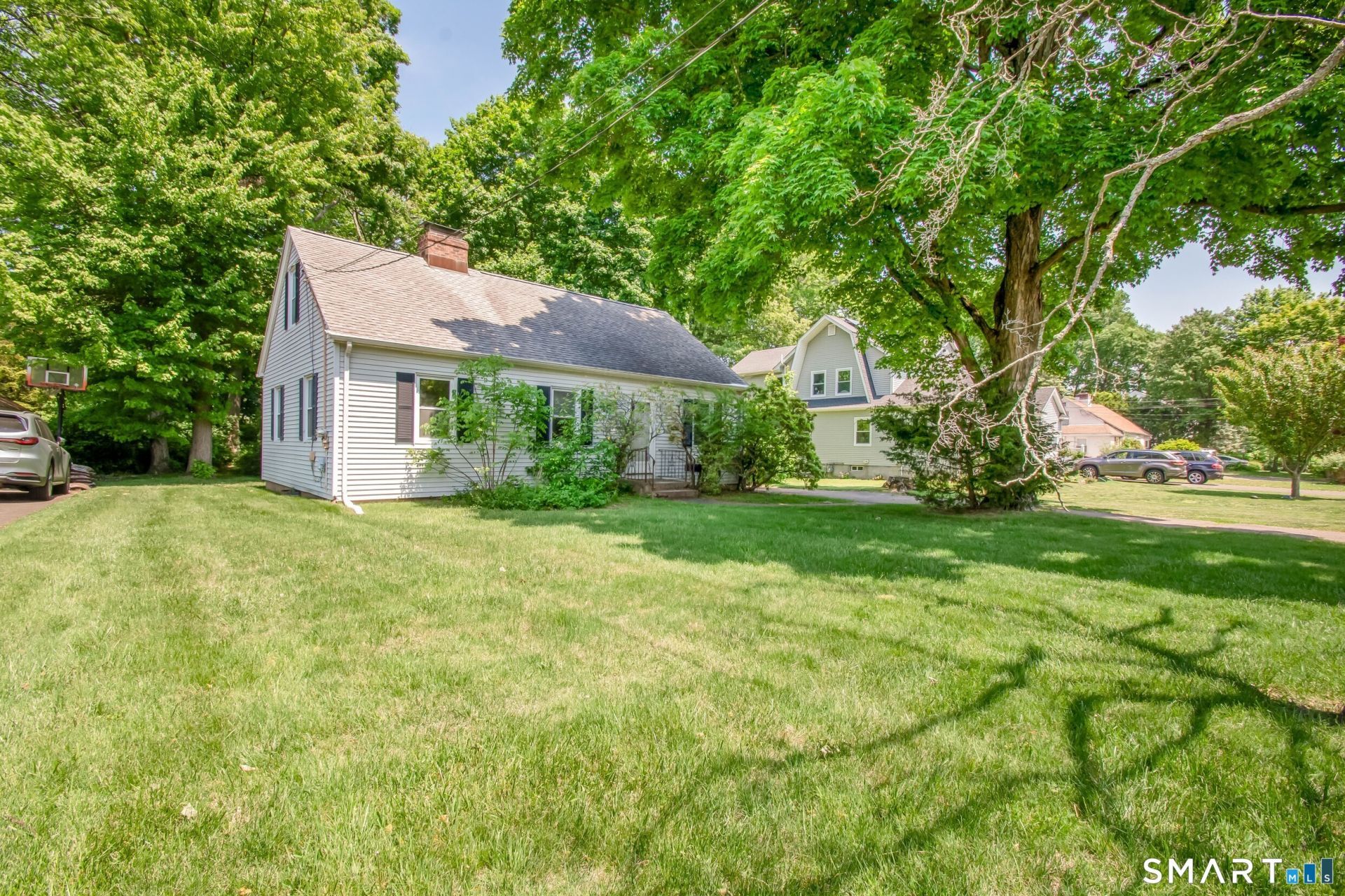 92 Evelyn, Trumbull, CT 06611 Main Photo