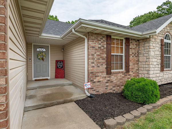 1105 W Scenic Hills Drive, Nixa, MO 65714