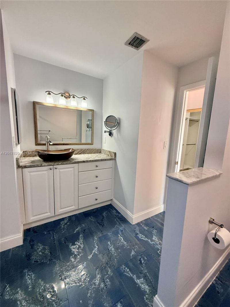 9717 N New River Canal Rd., Unit 406, Plantation, FL 33324 Photo