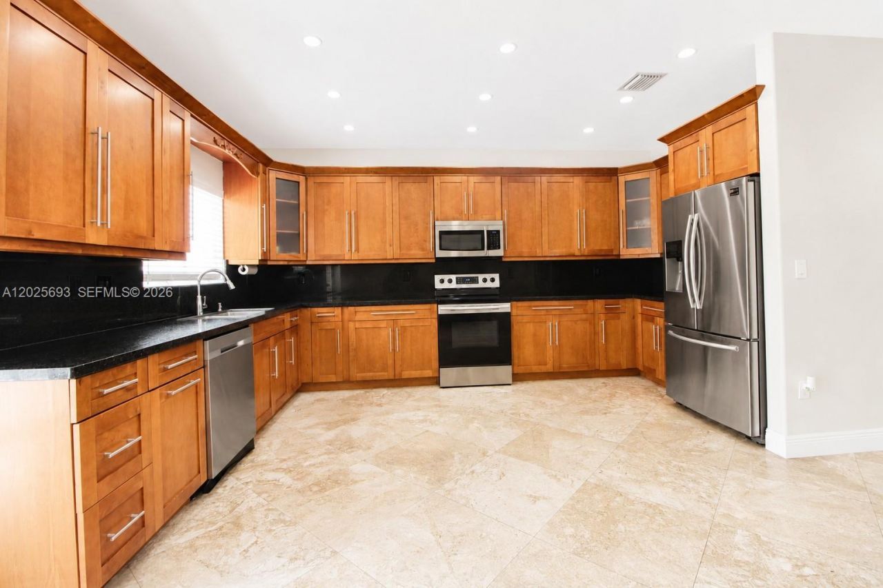 13282 SW 200th Ter, Miami, FL 33177 Photo