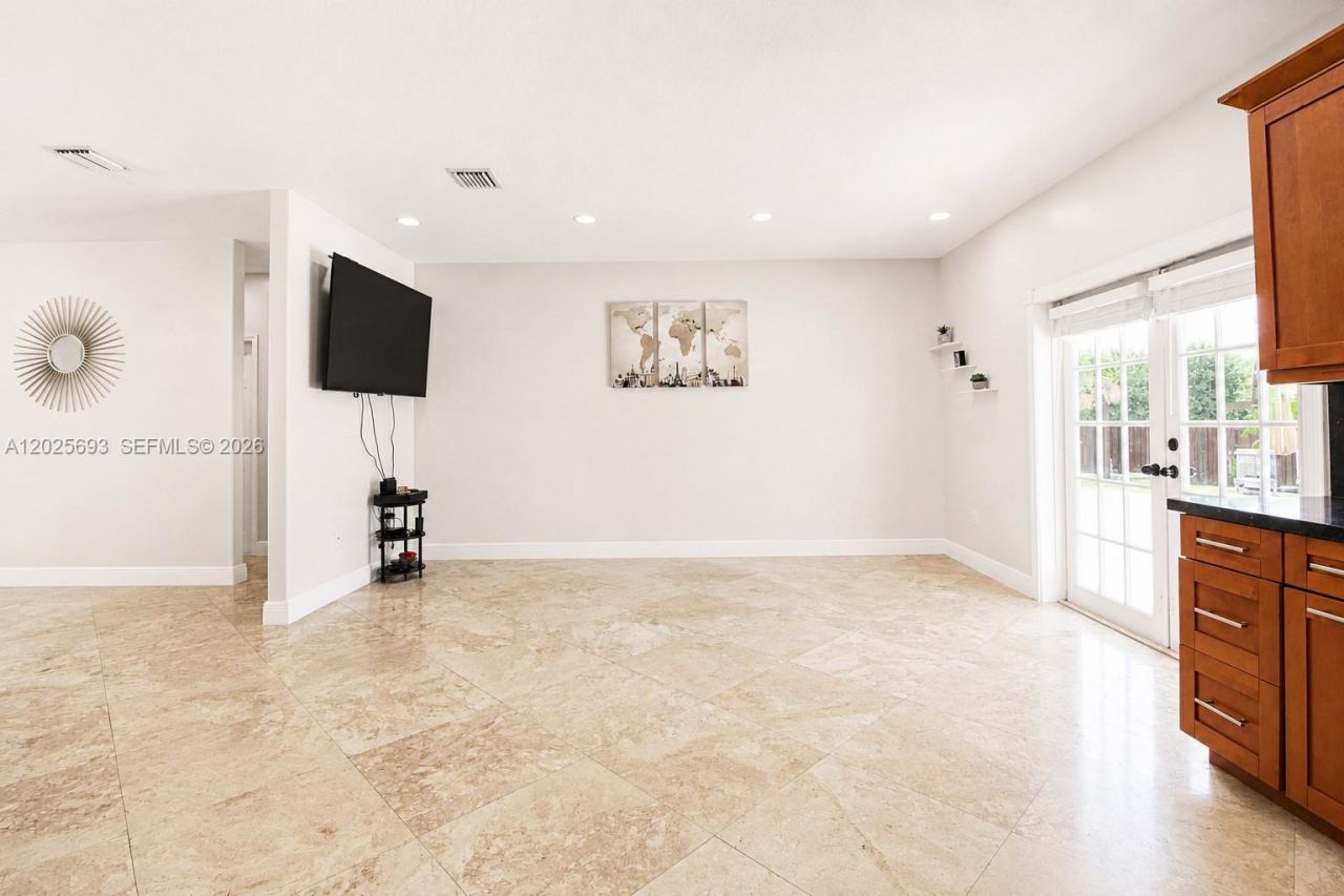 13282 SW 200th Ter, Miami, FL 33177 Photo