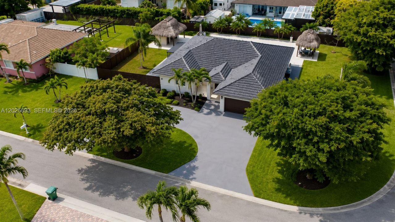 13282 SW 200th Ter, Miami, FL 33177 Photo