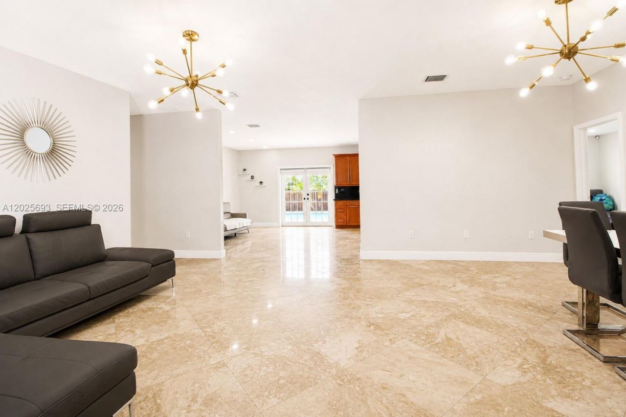 13282 SW 200th Ter, Miami, FL 33177 Photo