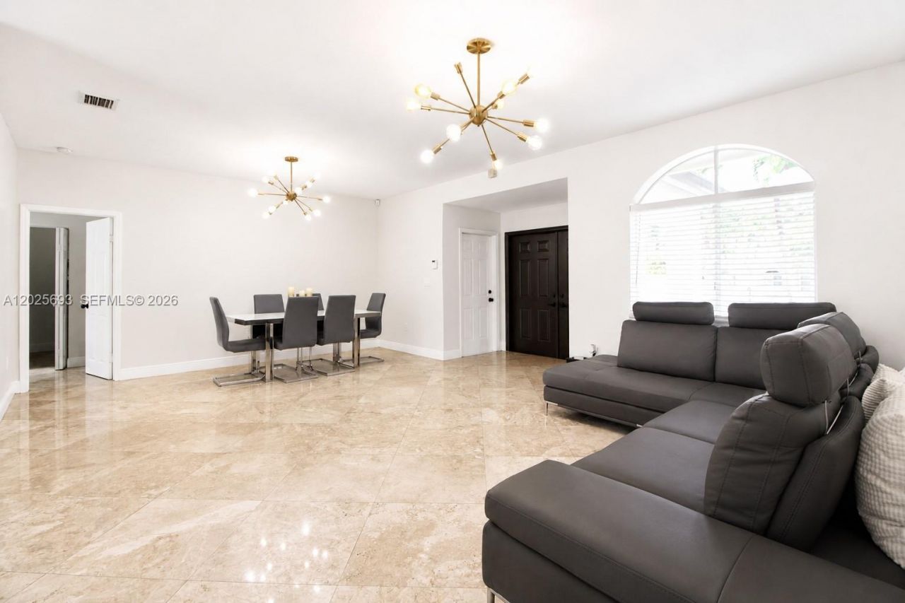 13282 SW 200th Ter, Miami, FL 33177 Photo