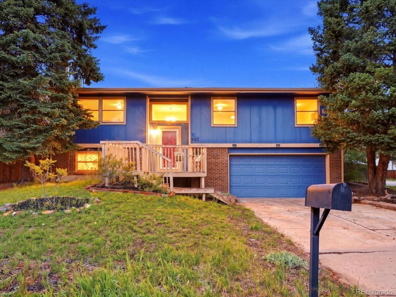 907 S Salida Street, Aurora, CO 80017 Main Photo