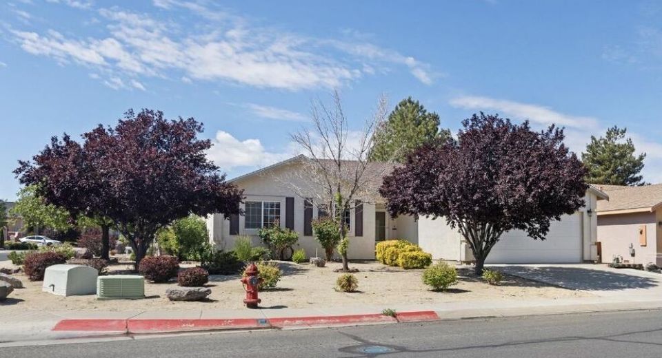 967 Julia Lane, Fernley, NV 89408 Photo
