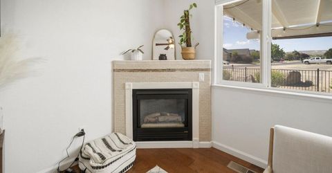 967 Julia Lane, Fernley, NV 89408 Photo