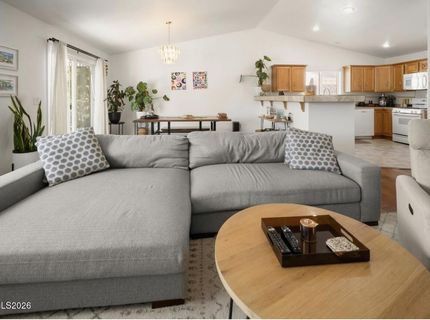 967 Julia Lane, Fernley, NV 89408 Photo