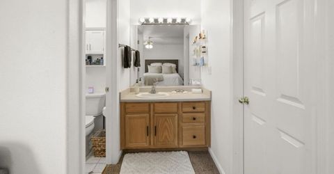 967 Julia Lane, Fernley, NV 89408 Photo