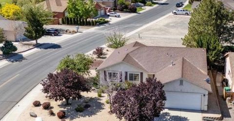 967 Julia Lane, Fernley, NV 89408 Photo