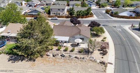 967 Julia Lane, Fernley, NV 89408 Photo