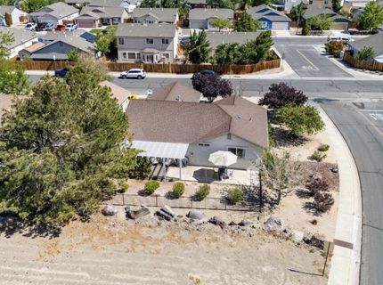 967 Julia Lane, Fernley, NV 89408 Photo