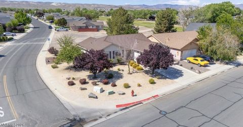 967 Julia Lane, Fernley, NV 89408 Photo