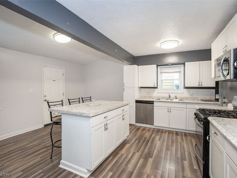 1258 Crestview Avenue, Akron, OH 44320 Photo 7