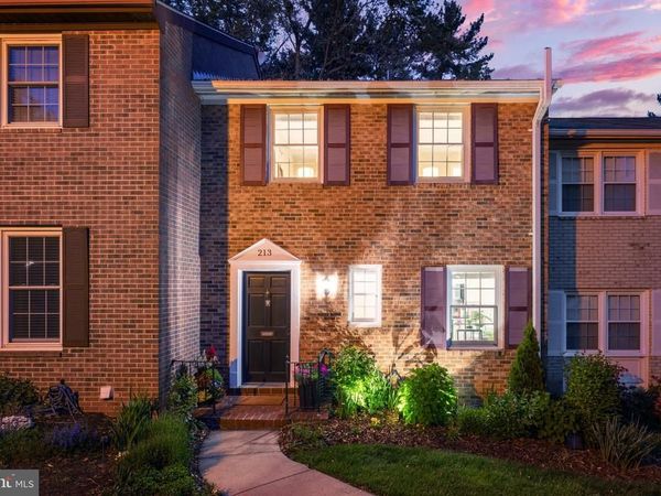 213 COMMONS DRIVE NW, VIENNA, VA 22180