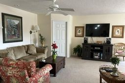1152 Warrens Way photo 4