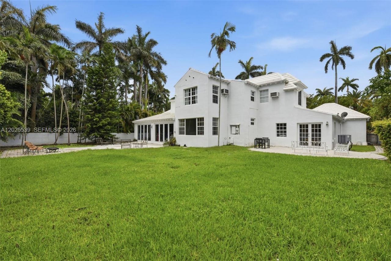 2535 Sunset Dr, Miami Beach, FL 33140 Photo