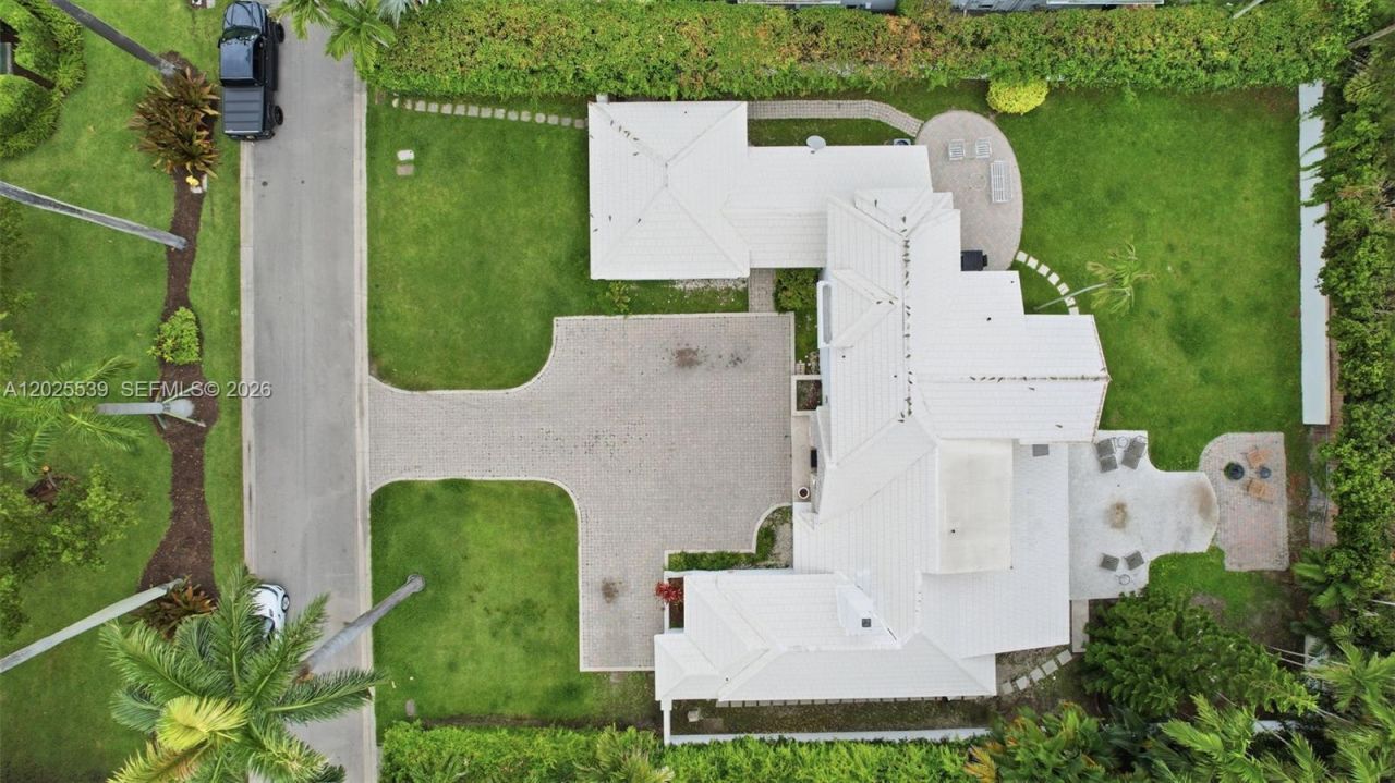 2535 Sunset Dr, Miami Beach, FL 33140 Photo