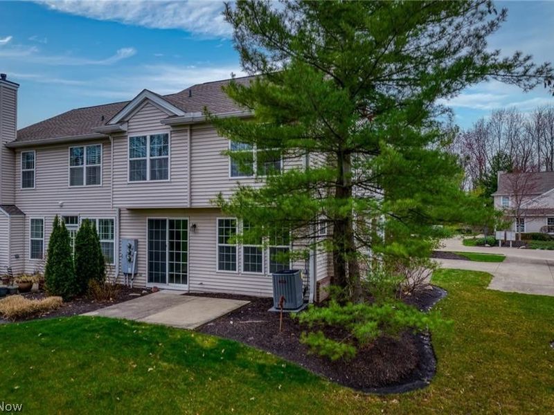 2547 Wyndgate Court, Unit 2547, Westlake, OH 44145 Photo 2