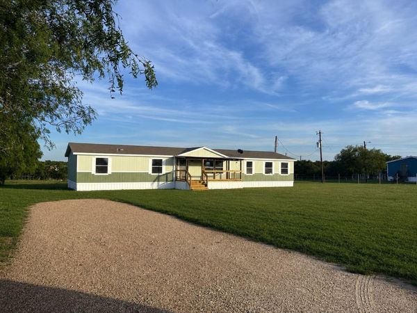 160 Indian TRL, Lockhart, TX 78644