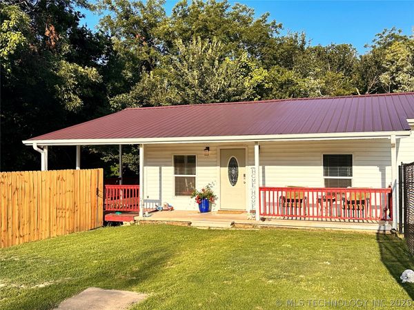 102 N 3rd Street , Hartshorne, OK 74547
