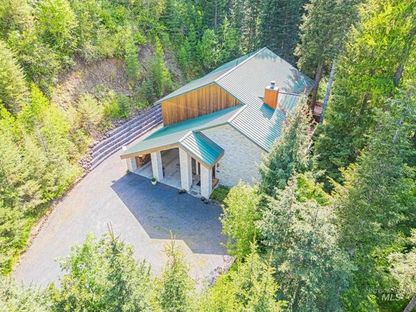 1761 Little Bear Ridge, Troy, ID 83871