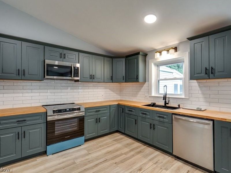 727 Franklin Road NE, Massillon, OH 44646 Photo 5