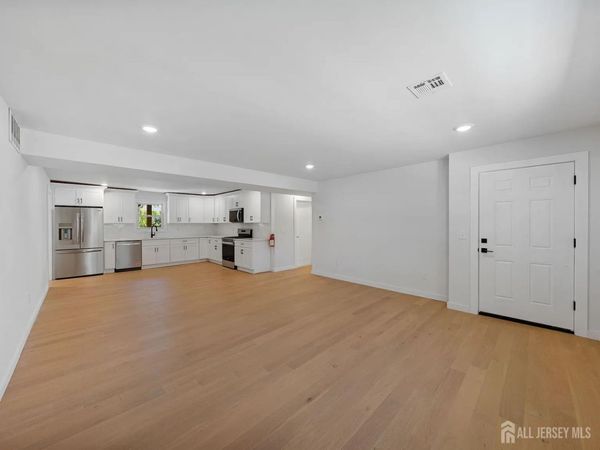 3 Meadow Road , Edison, NJ 08817