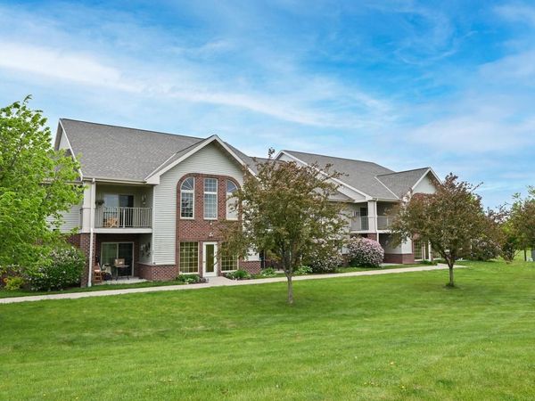 W1062 Marietta AVENUE, Unit 305, Ixonia, WI 53036
