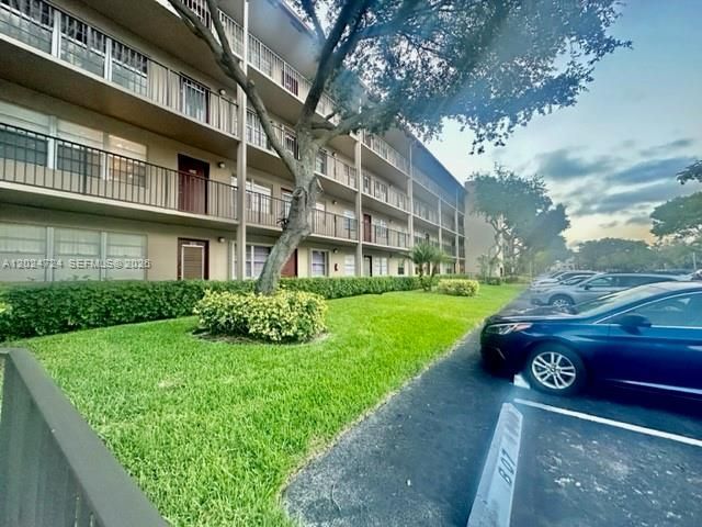 850 SW 133rd Ter , Unit 106B, Pembroke Pines, FL 33027 Photo