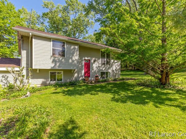 1027 Blue Star Highway, South Haven, MI 49090
