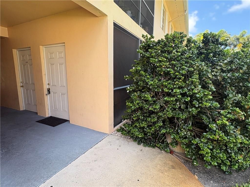 333 SE Martin Avenue, Unit 1F, Stuart, FL 34996 Photo