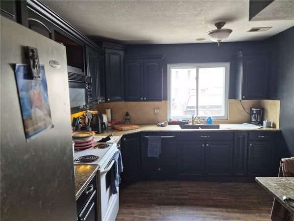 8828 Carriage Drive, Lenexa, KS 66215