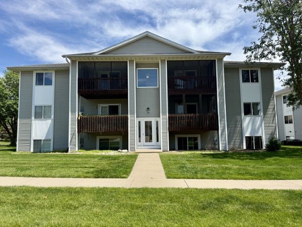 540 Augusta Circle, Unit 9, North Liberty, IA 52317