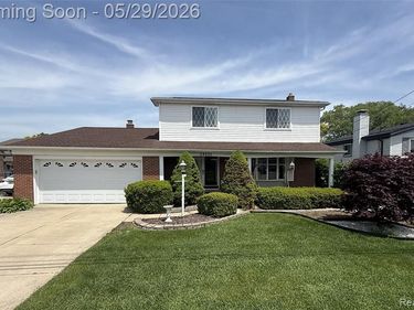 29531 N Seaway Court, Harrison Twp, MI 48045