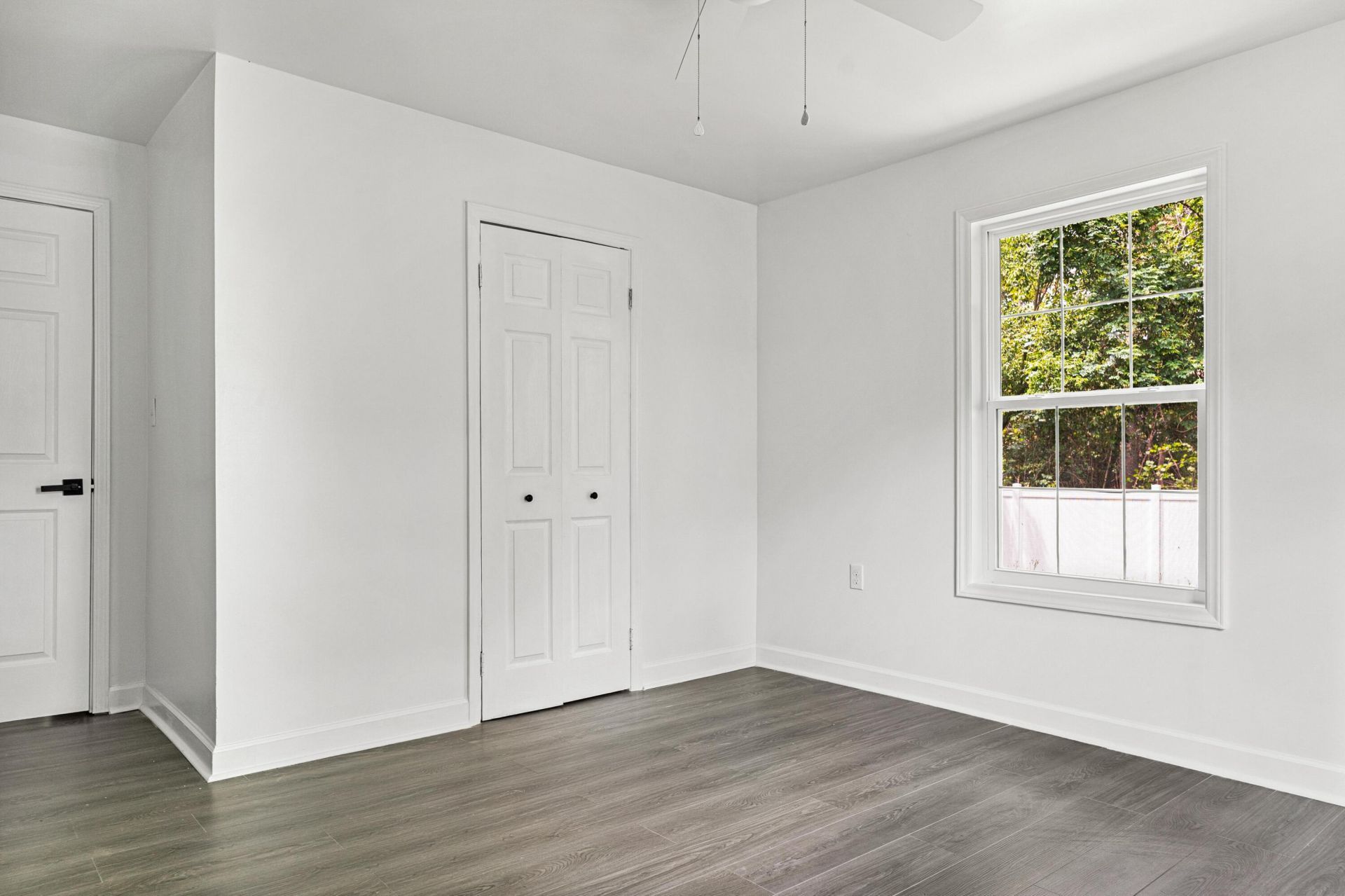 565 Louis Street Photo 26