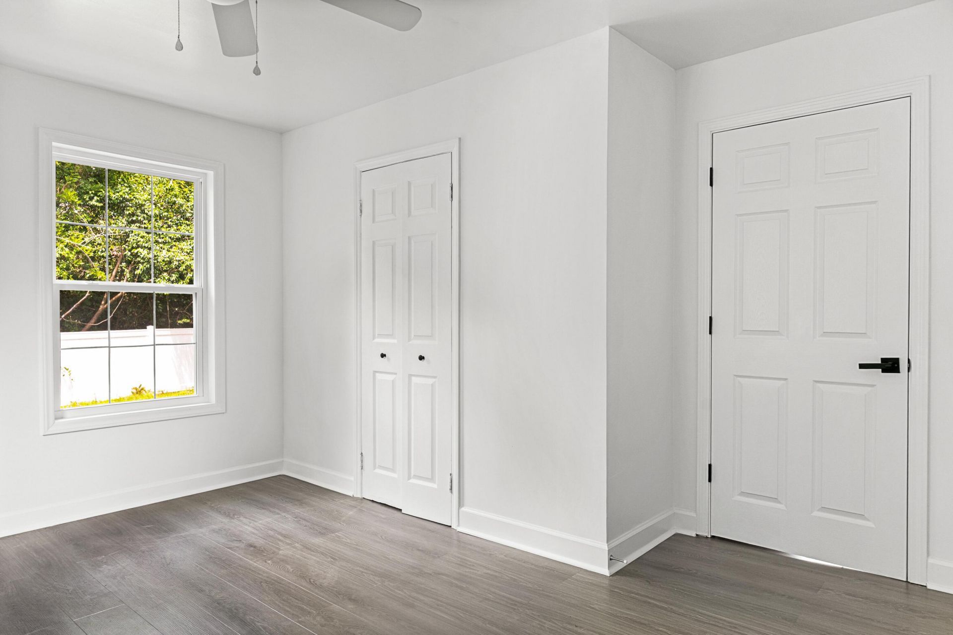 565 Louis Street Photo 30